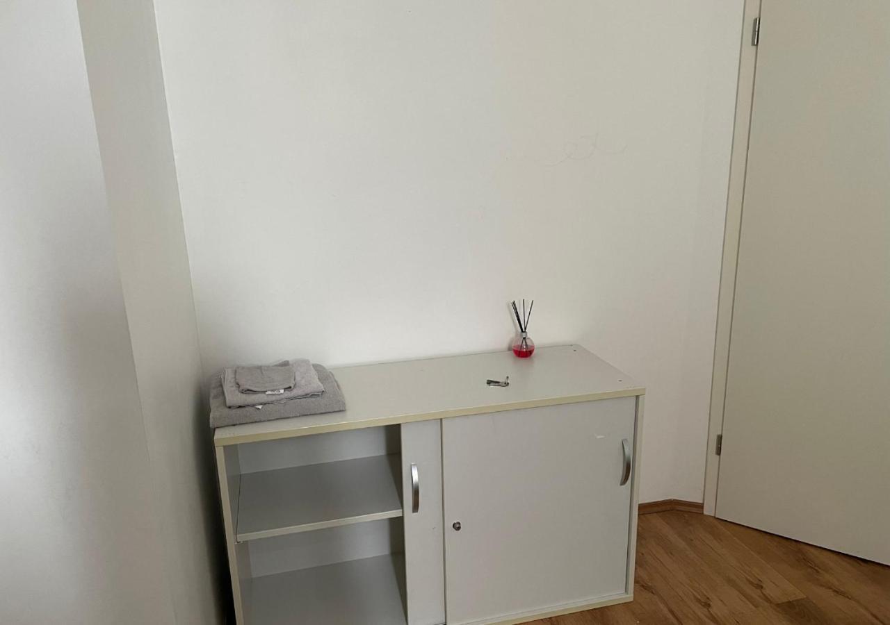Le Wolf - 1 Chambre Dans Un T3 - 5Mn Tram Du Centre Ville - 15Mn Tram Gare Tgv Mulhouse - Wifi - Parking Экстерьер фото